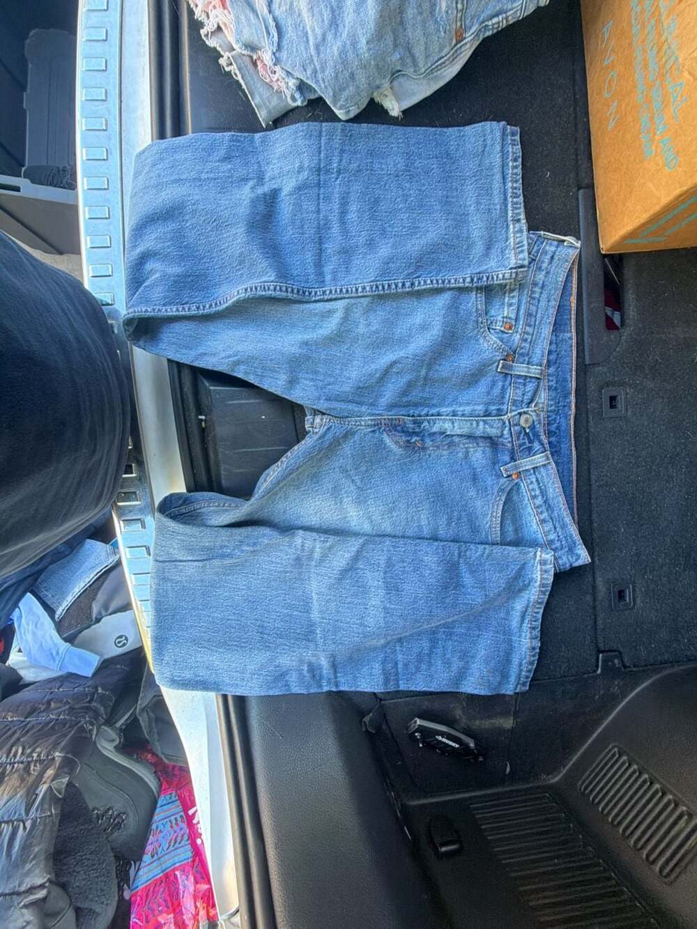 Levi's 505 Regular Fit Straight Leg Medium Wash Jeans Size 30x32